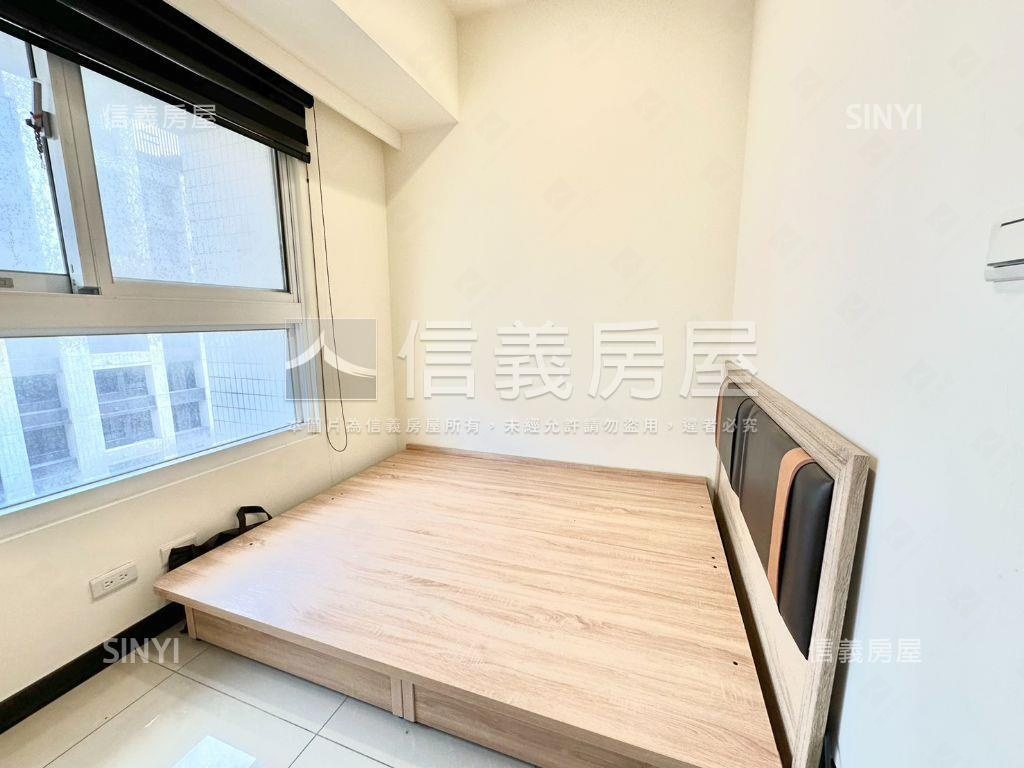 江翠ＯＮＥ美裝潢三房車位房屋室內格局與周邊環境