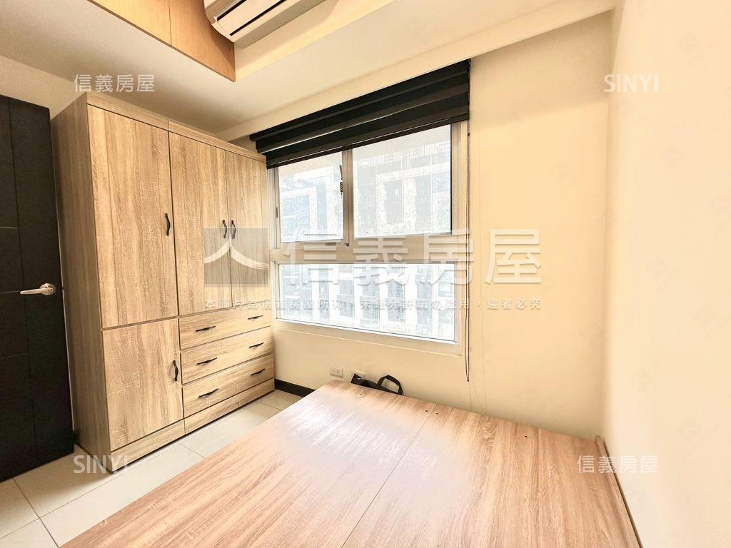 江翠ＯＮＥ美裝潢三房車位房屋室內格局與周邊環境