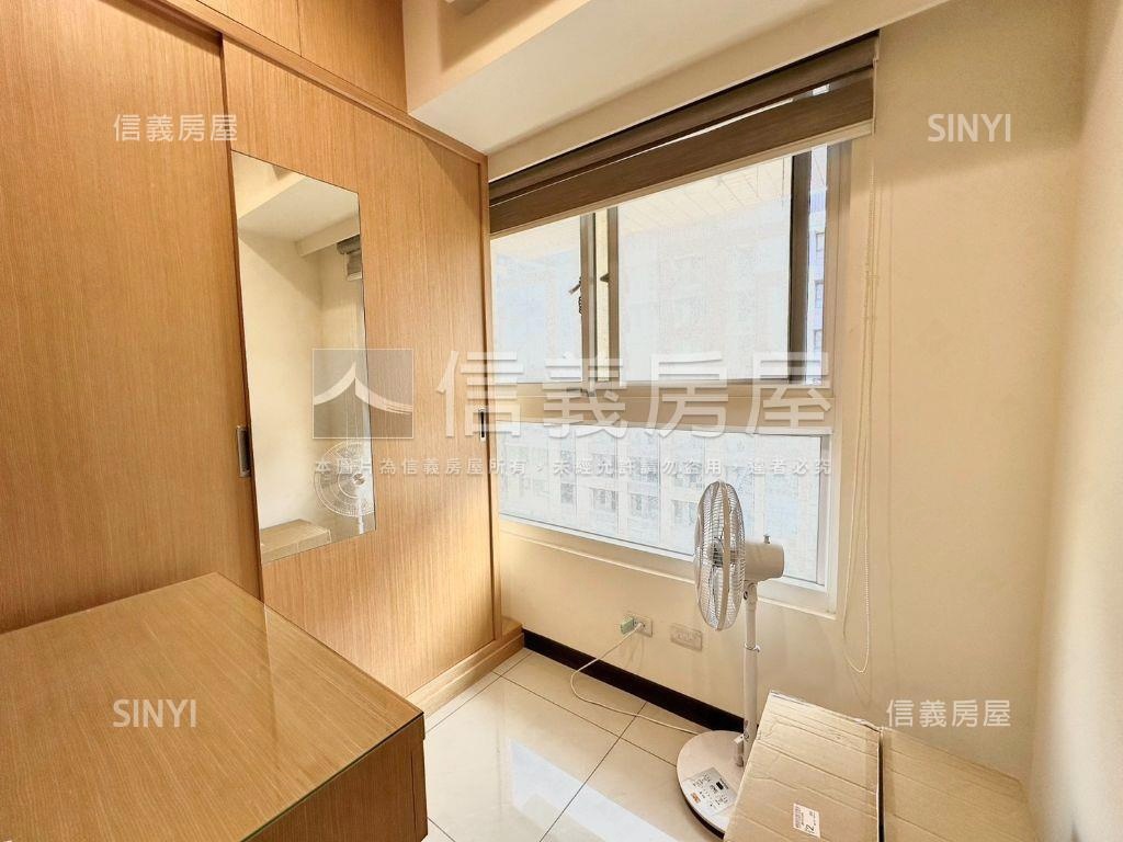 江翠ＯＮＥ美裝潢三房車位房屋室內格局與周邊環境