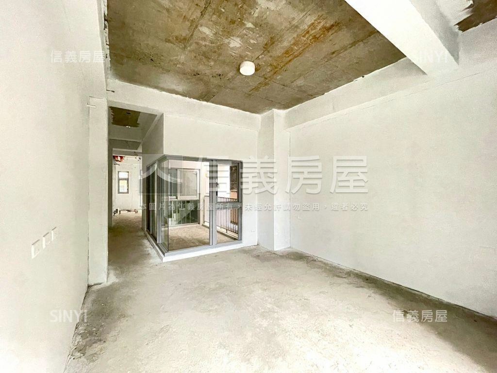 公園旁電梯別墅房屋室內格局與周邊環境