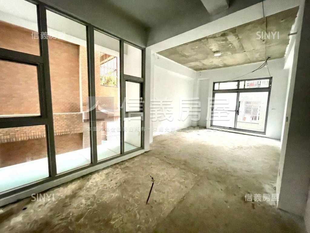 公園旁電梯別墅房屋室內格局與周邊環境