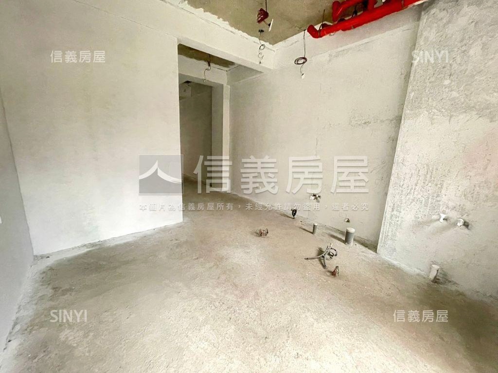 公園旁電梯別墅房屋室內格局與周邊環境