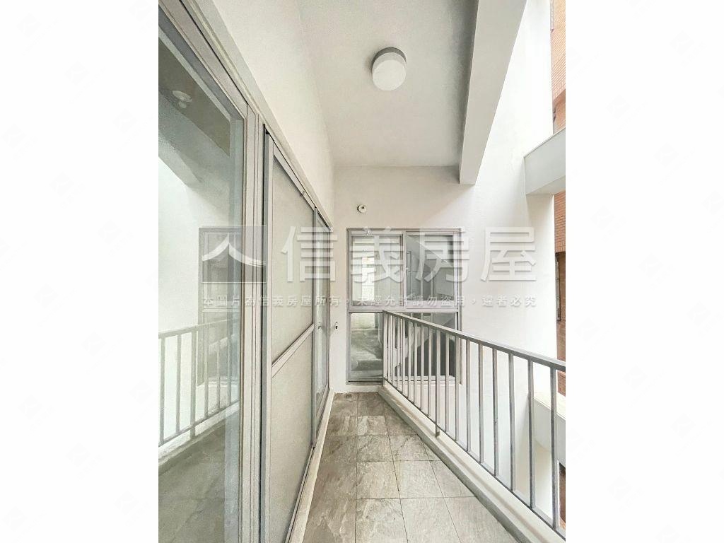 公園旁電梯別墅房屋室內格局與周邊環境