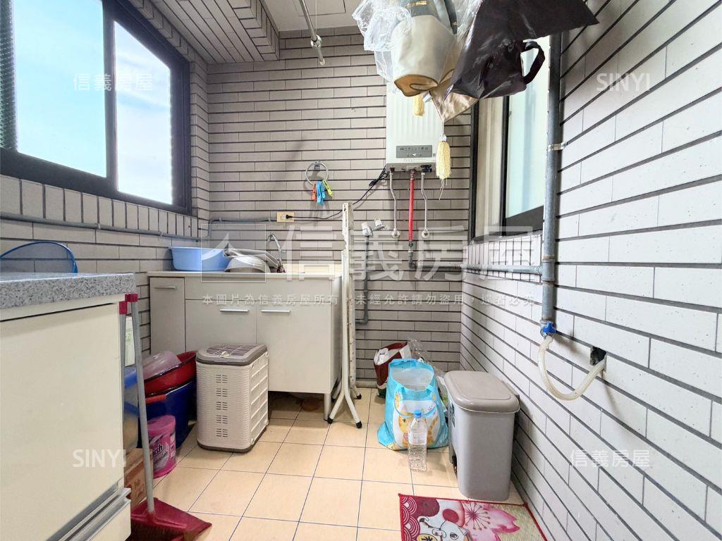稀有國庭高樓三房坡平車位房屋室內格局與周邊環境