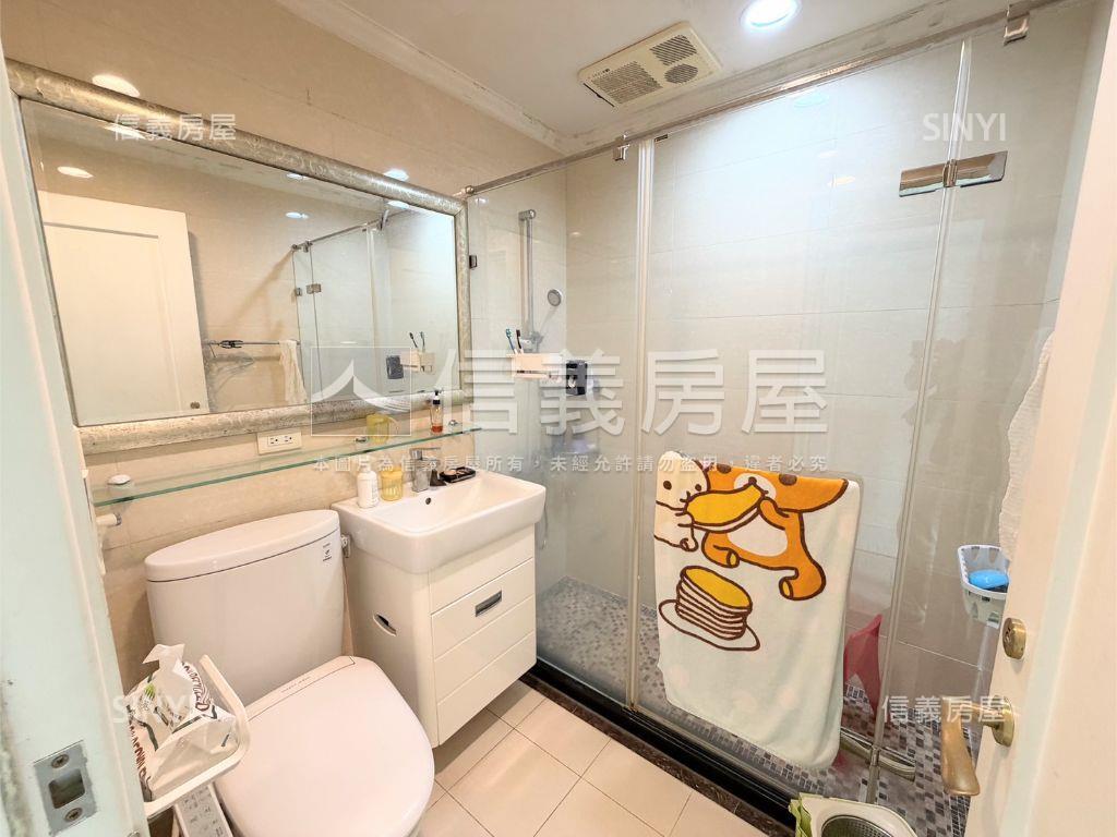 稀有國庭高樓三房坡平車位房屋室內格局與周邊環境