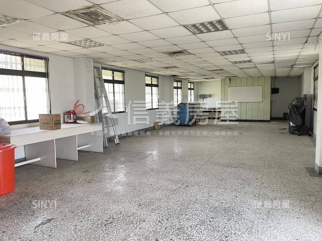 歸仁臨路約１５６６坪農地房屋室內格局與周邊環境