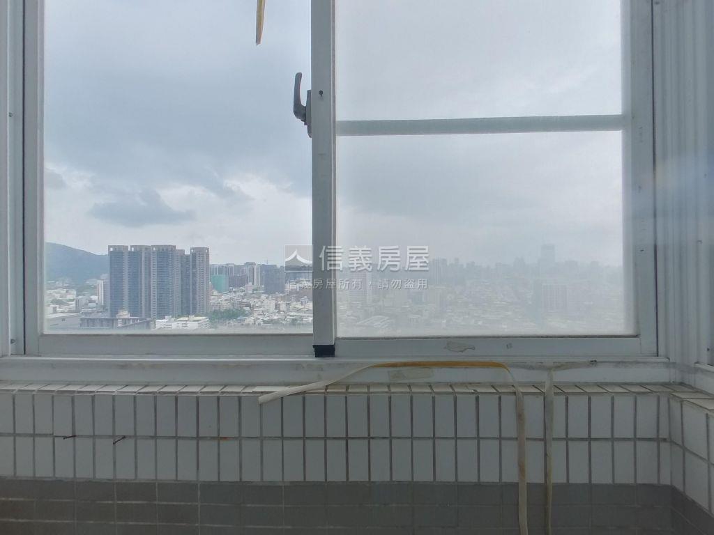 新樓中樓高樓景觀宅附車位房屋室內格局與周邊環境