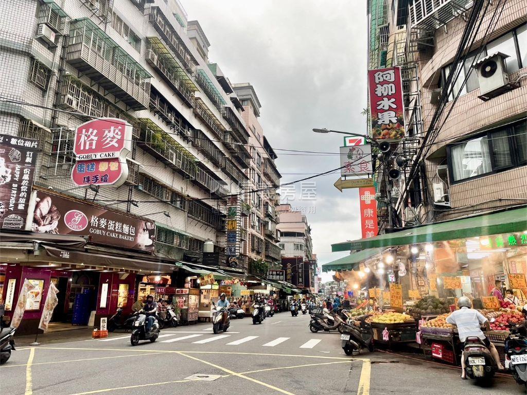 皇家特區挑高一樓房房屋室內格局與周邊環境