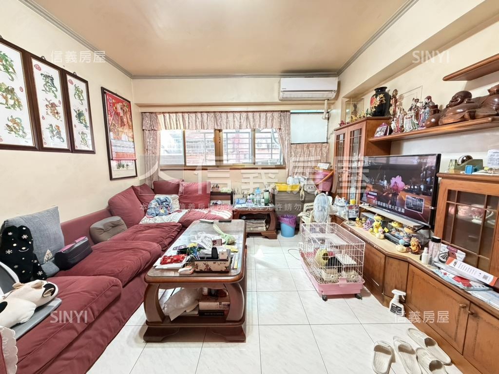 蘆洲民族邊間次頂樓三房房屋室內格局與周邊環境