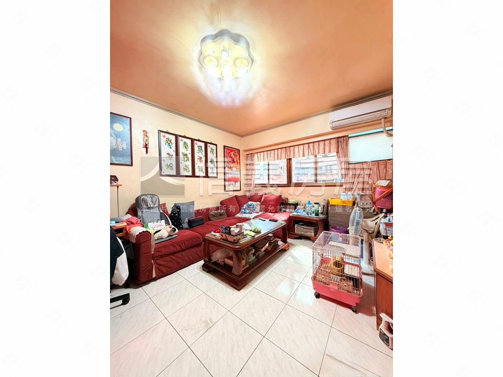 蘆洲民族邊間次頂樓三房房屋室內格局與周邊環境