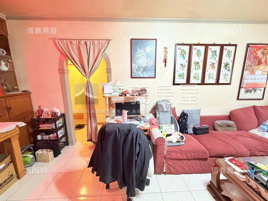 蘆洲民族邊間次頂樓三房房屋室內格局與周邊環境