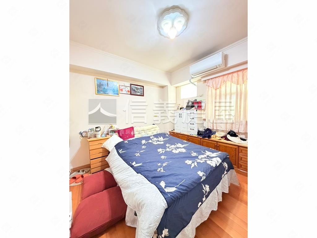 蘆洲民族邊間次頂樓三房房屋室內格局與周邊環境