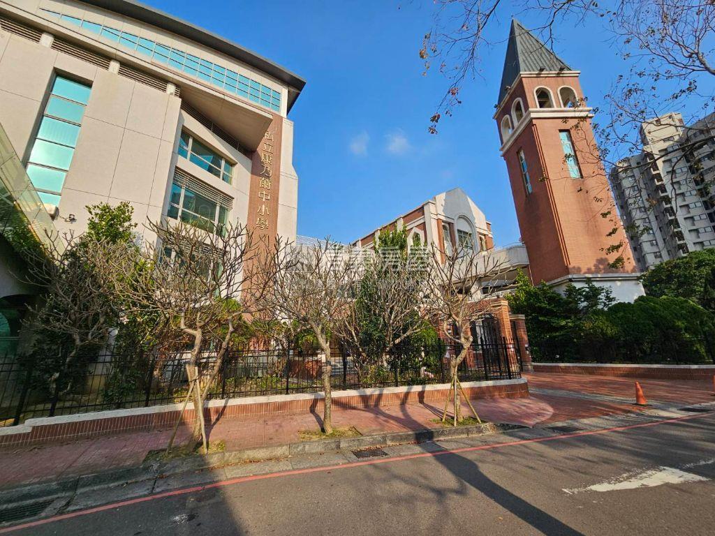 近東興高鐵恬靜店面房屋室內格局與周邊環境