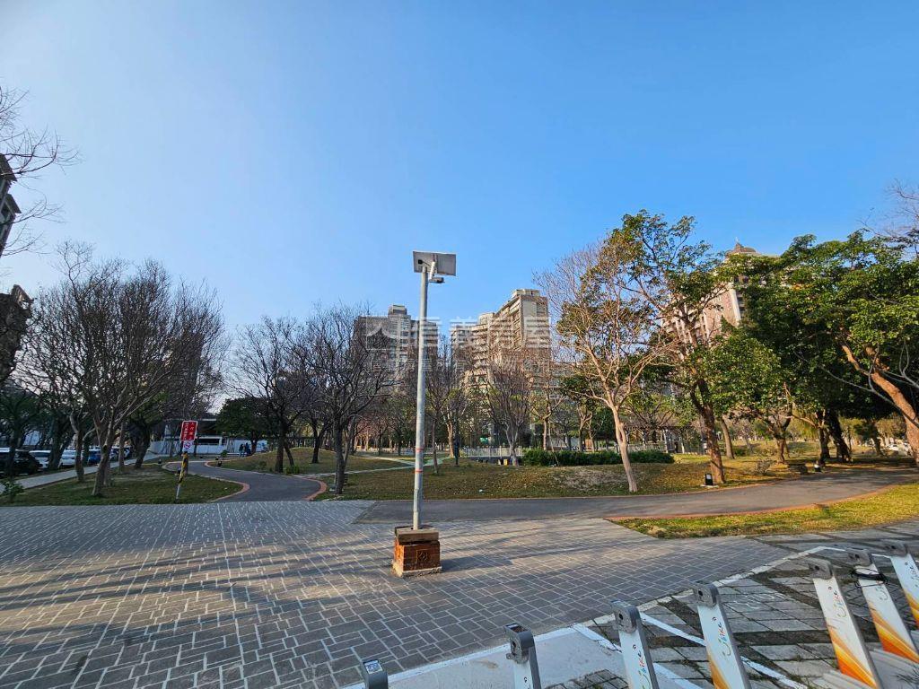 近東興高鐵恬靜店面房屋室內格局與周邊環境