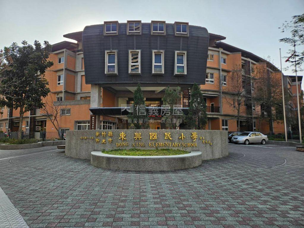 近東興高鐵恬靜店面房屋室內格局與周邊環境