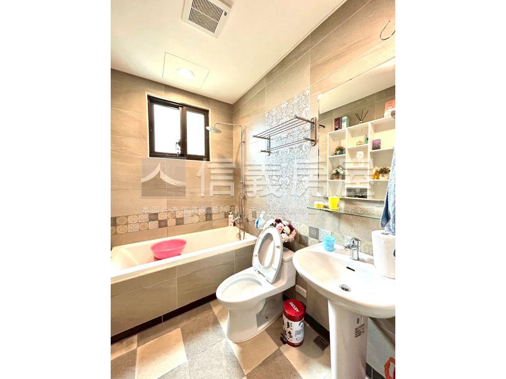 威諾那奢華邊間四房雙車位房屋室內格局與周邊環境