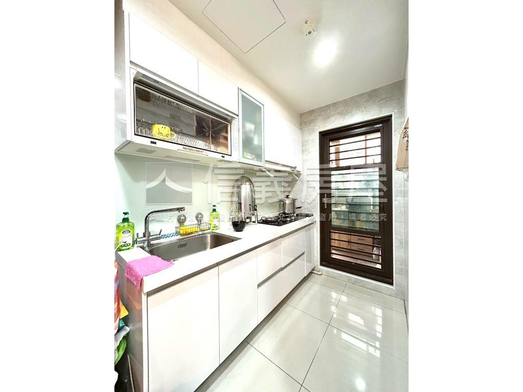 威諾那奢華邊間四房雙車位房屋室內格局與周邊環境