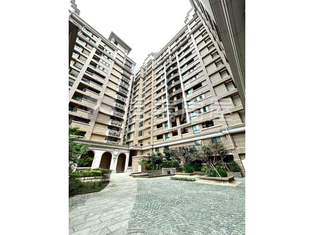 威諾那奢華邊間四房雙車位房屋室內格局與周邊環境