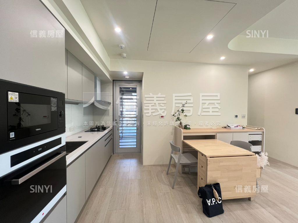 亞昕一緻三房精裝潢露臺戶房屋室內格局與周邊環境