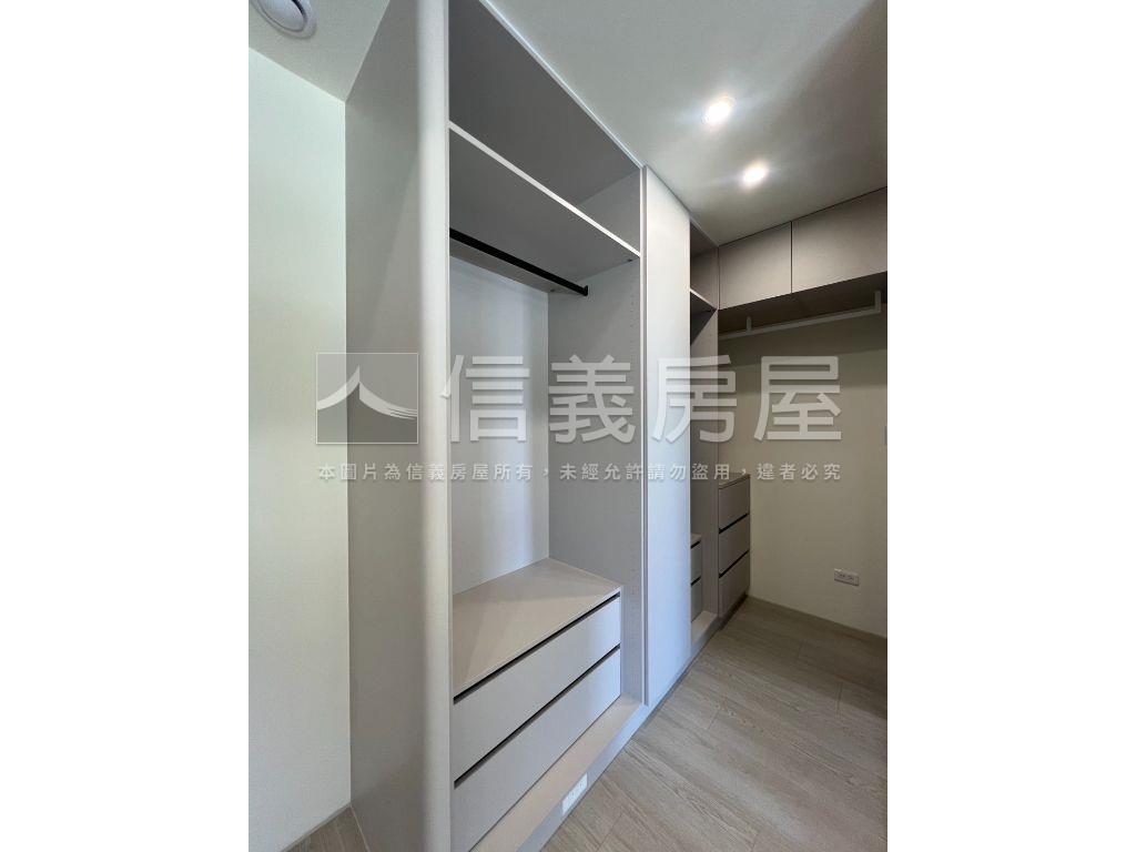 亞昕一緻三房精裝潢露臺戶房屋室內格局與周邊環境