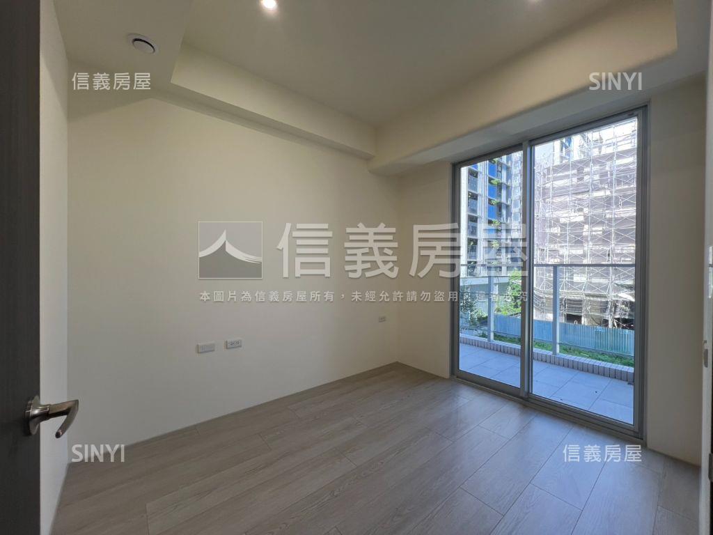亞昕一緻三房精裝潢露臺戶房屋室內格局與周邊環境