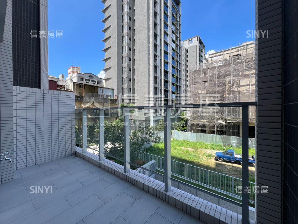 亞昕一緻三房精裝潢露臺戶房屋室內格局與周邊環境