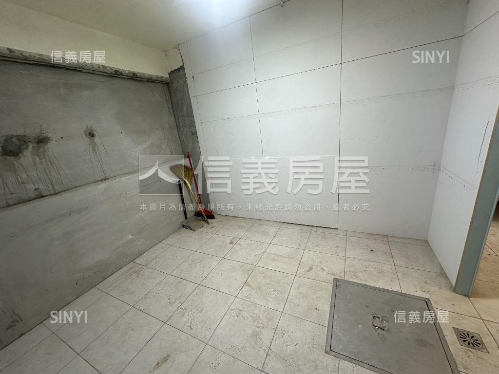 三角窗金店面房屋室內格局與周邊環境