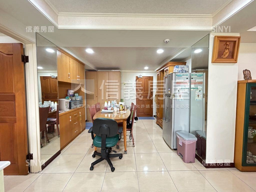 進德國小朝南雙衛浴華廈房屋室內格局與周邊環境