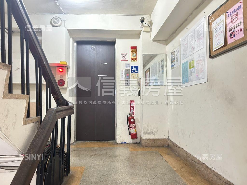 進德國小朝南雙衛浴華廈房屋室內格局與周邊環境