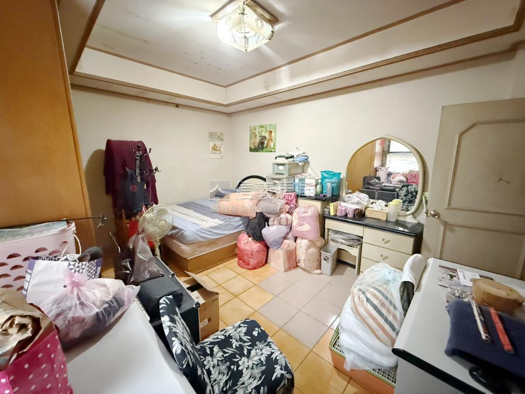 近唭哩岸捷運商一公寓房屋室內格局與周邊環境