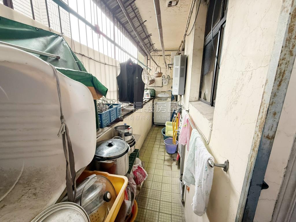 近唭哩岸捷運商一公寓房屋室內格局與周邊環境