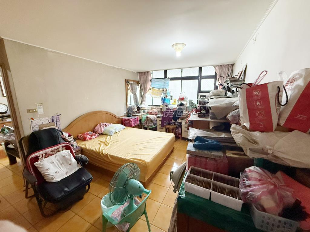 近唭哩岸捷運商一公寓房屋室內格局與周邊環境