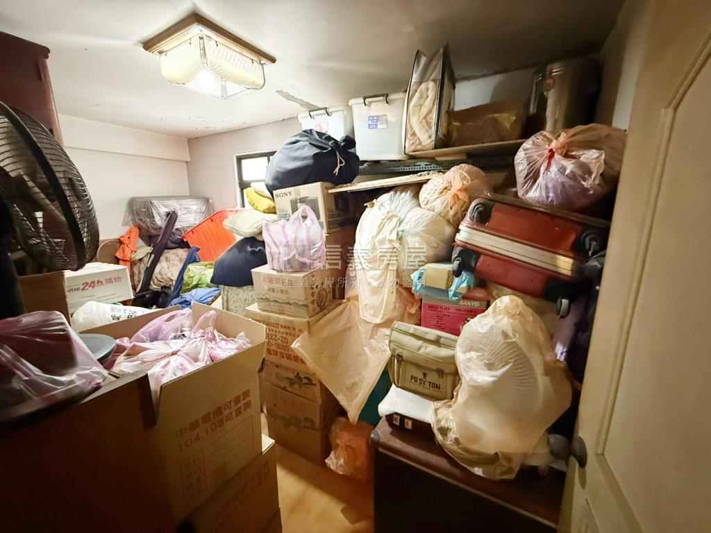 近唭哩岸捷運商一公寓房屋室內格局與周邊環境