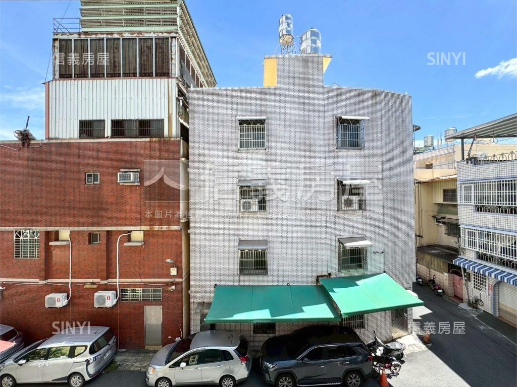 大社坐北朝南面寬雙車墅房屋室內格局與周邊環境