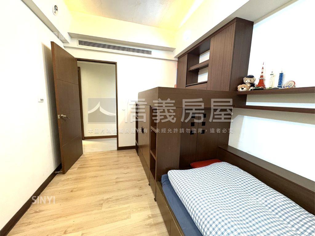 仁愛賦玉四房雙車位房屋室內格局與周邊環境