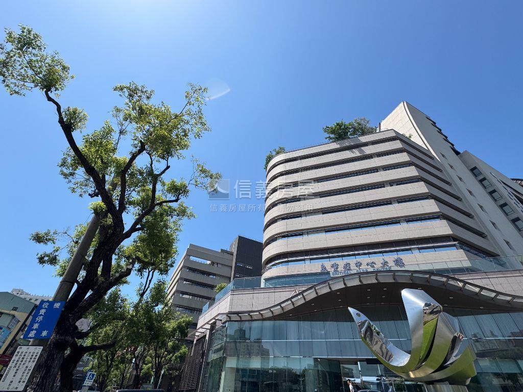 中國醫大面寬商業不動產房屋室內格局與周邊環境