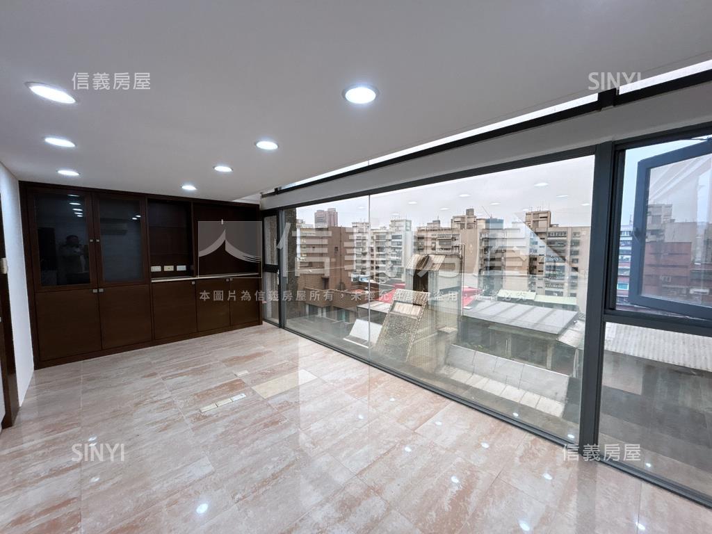 逸仙悅榕４米５挑高小豪邸房屋室內格局與周邊環境