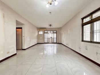 陸光高樓三房車位