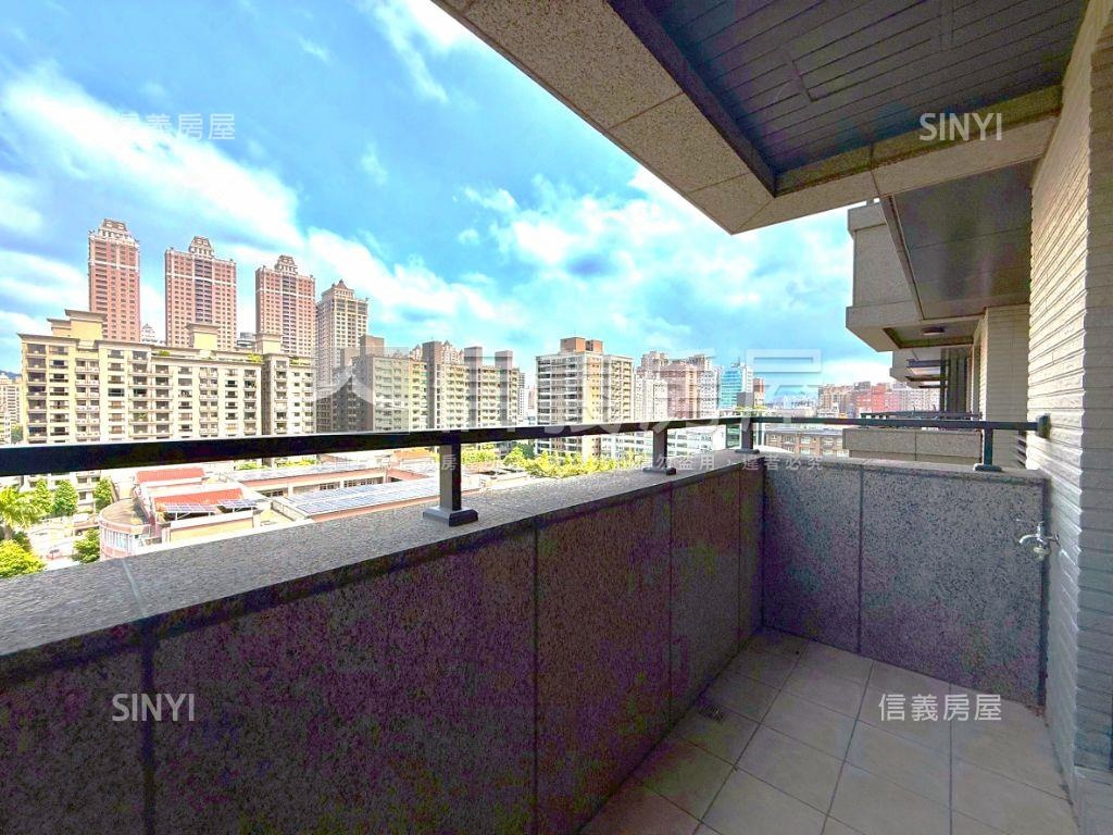 瑞御首席採光大三房車位房屋室內格局與周邊環境