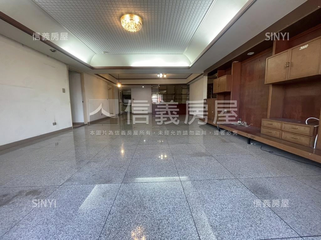 士東國小旁管理電梯四大房房屋室內格局與周邊環境