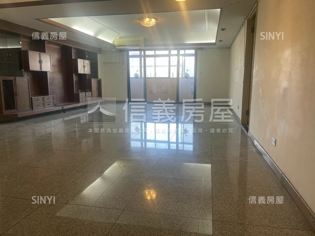 士東國小旁管理電梯四大房房屋室內格局與周邊環境