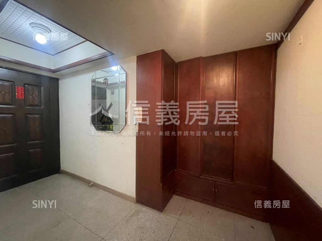 士東國小旁管理電梯四大房房屋室內格局與周邊環境