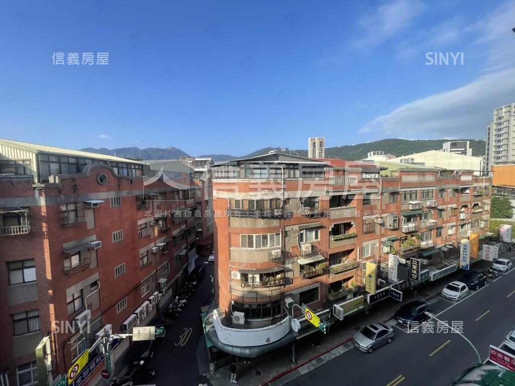 士東國小旁管理電梯四大房房屋室內格局與周邊環境