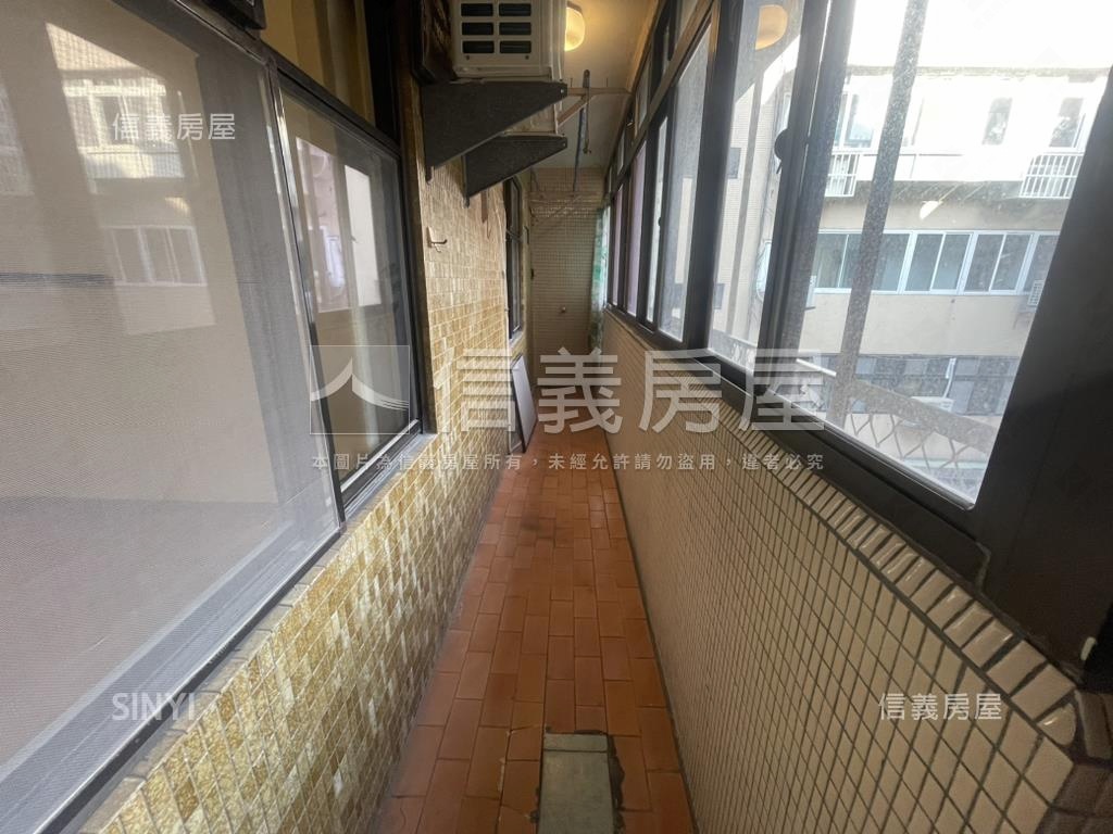 士東國小旁管理電梯四大房房屋室內格局與周邊環境