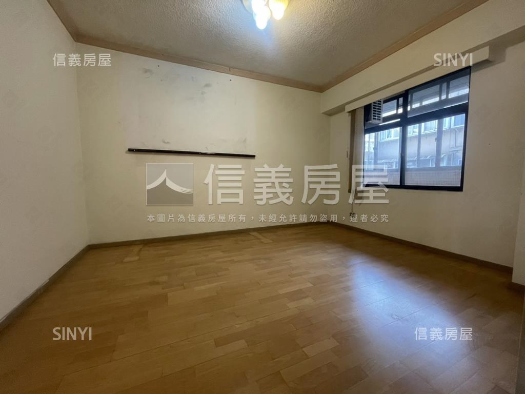 士東國小旁管理電梯四大房房屋室內格局與周邊環境