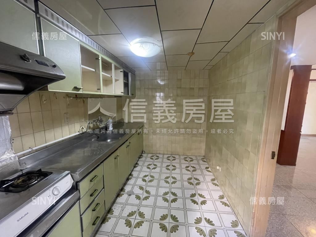 士東國小旁管理電梯四大房房屋室內格局與周邊環境