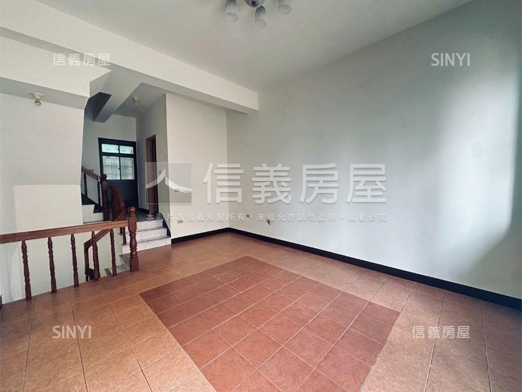 月眉路一段舒適透天房屋室內格局與周邊環境