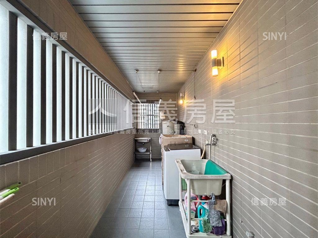 近巨城高樓視野鴻柏鴻韻房屋室內格局與周邊環境