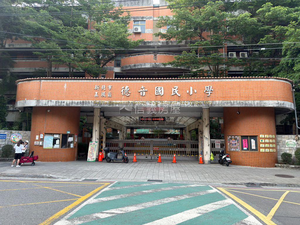 低公設比幸福我家３房車位房屋室內格局與周邊環境