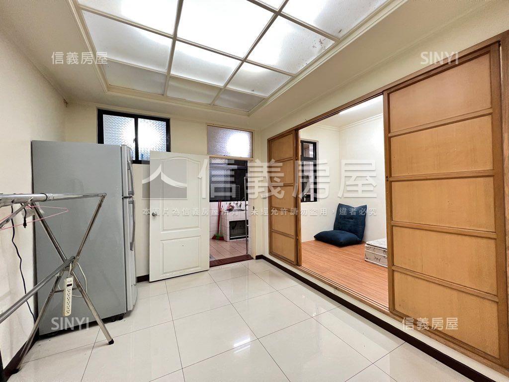 燙金幸福路黃金二樓房屋室內格局與周邊環境